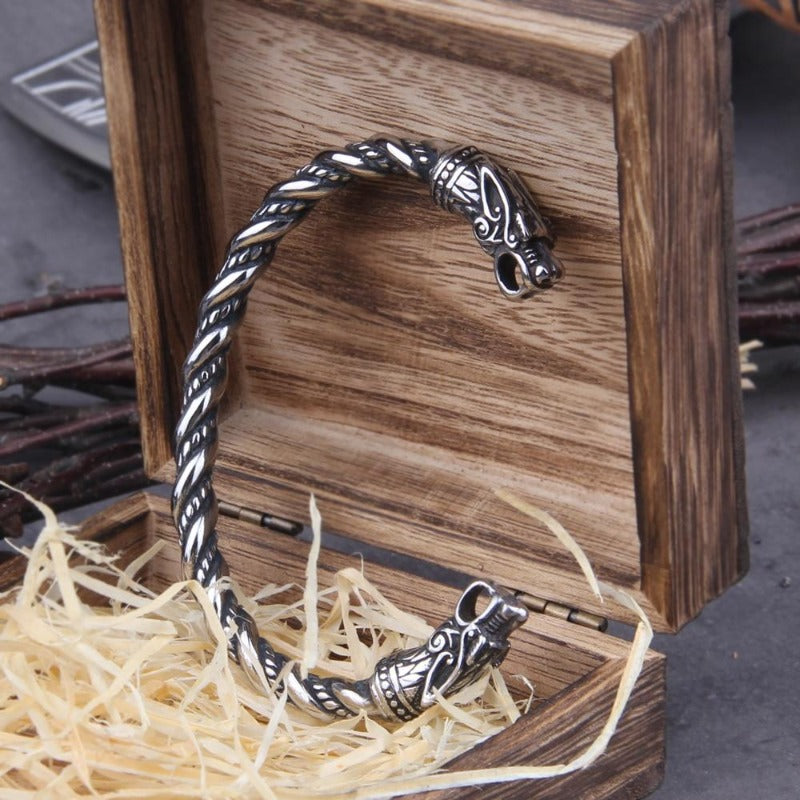 https://unique-leather-bracelets.com/products/collections-bracelets-products-bracelets-cuff-bracelets-distance-bracelets-leather-bracelets-mens-beaded-braceletsmens-norse-dragon-stainless-steel-bracelet-men-wristband-cuff-bracelets-with-viking-wooden-box-chain-link-bracelets